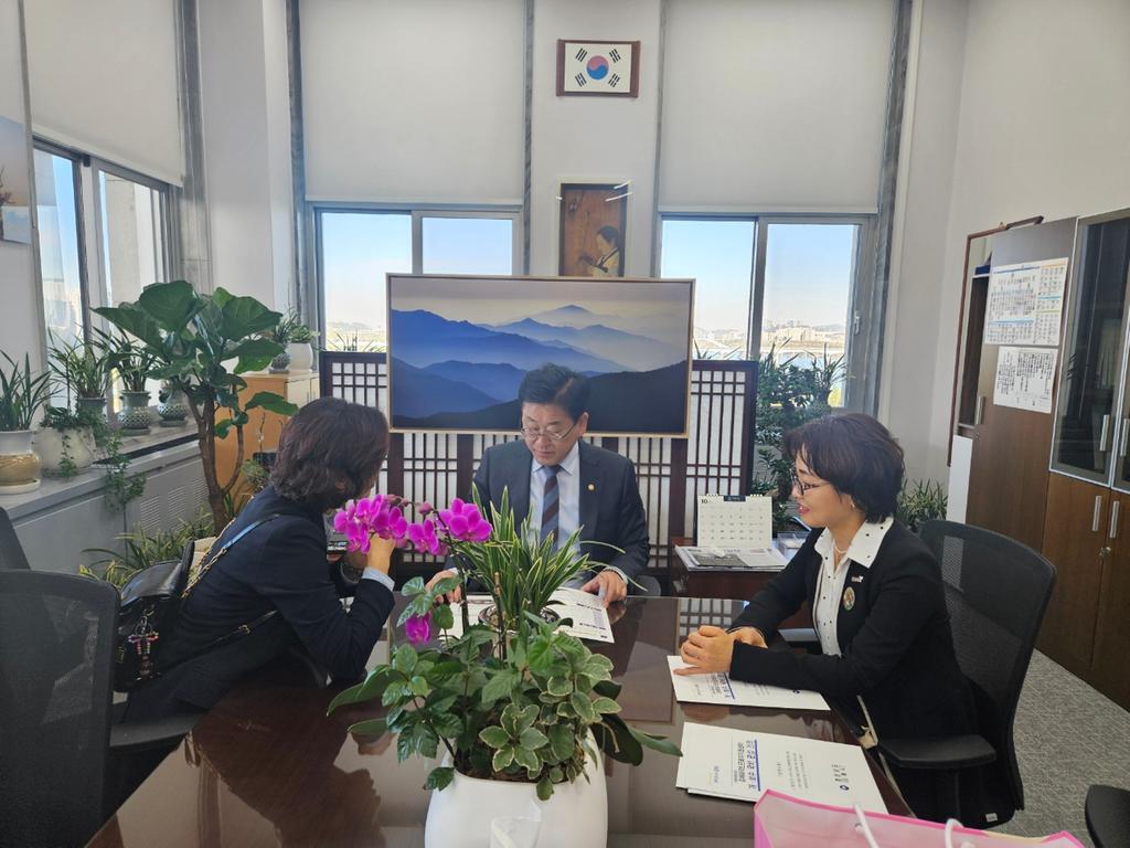 김해시, 김해외국인근로자지원센터 개·보수 국비 지원 건의 공식 게시물 사진